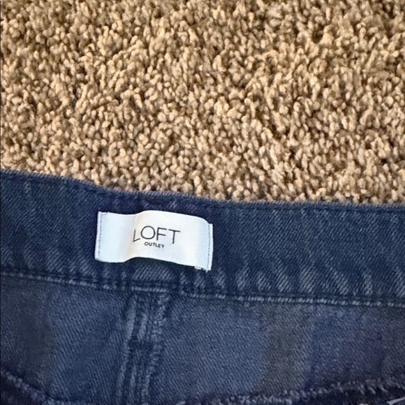 Stylish Women's Blue Jeans - Picture 4 of 5